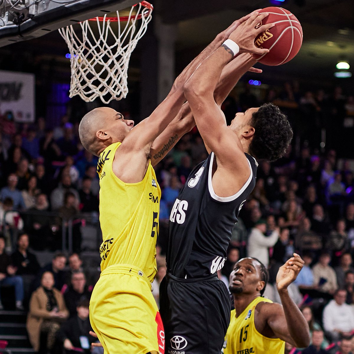 #NordDerby im Top-Spiel-Gewand

🔗hamburgtowers.de/news/nord-derb…

Sonntag geht's zu den @EWE_Baskets. Nach Verletzungssorgen haben unsere direkten Konkurrenten im Kampf um einen #PlayIn-Platz wieder mehr Substanz. 💪🔥🫡

#live 17 Uhr @dynsport @welt #VeoliaTowersHamburg