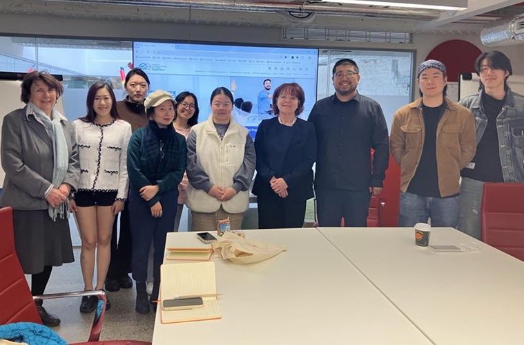 We had a special Chinese CoP at our office this week with MA students from @UCCAsianStudies. Interesting perspectives were shared on teaching and learning from the ground and we explored the pathways and challenges of becoming suitably qualified Chinese teachers in Ireland.