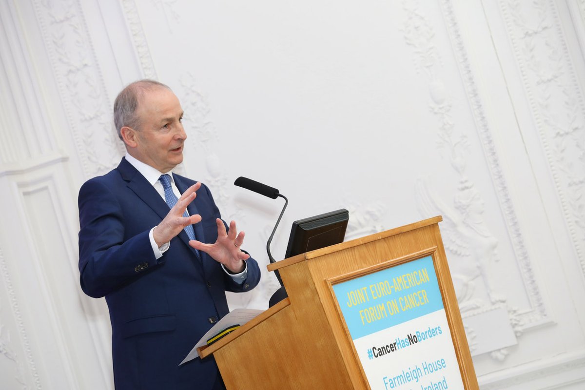 Tánaiste, Minister for Foreign Affairs and Minister for Defence @MichealMartinTD welcomed delegates to the #EuroAmericanCancerForum2024 this morning, and was presented with an award for his vision and courage in introducing the first national smoking ban in the world 20 years