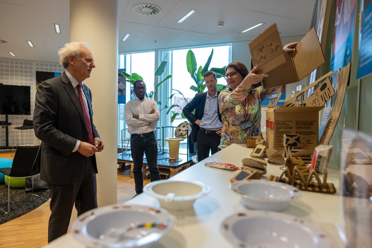 This week I met with Ambassador Leventhal @USAmbDenmark at the @UNICEFSupply’s innovation lab to talk about UNICEF innovations and the strategies necessary to scale up products to meet the needs of every child. @UNICEF is grateful for the strong support of the United States. 🙏