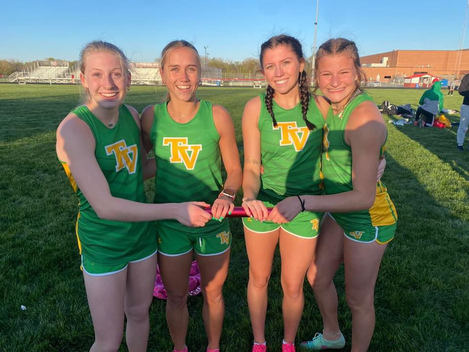 TV_VIKINGSTRONG's tweet photo. 4x400 School Record. 
200m School record. 

Oh…. And they had weights the day of competition and crushed Cleans… 💪🏼

Big congrats to these hard working ladies!! https://t.co/ipuPn9MCvo
