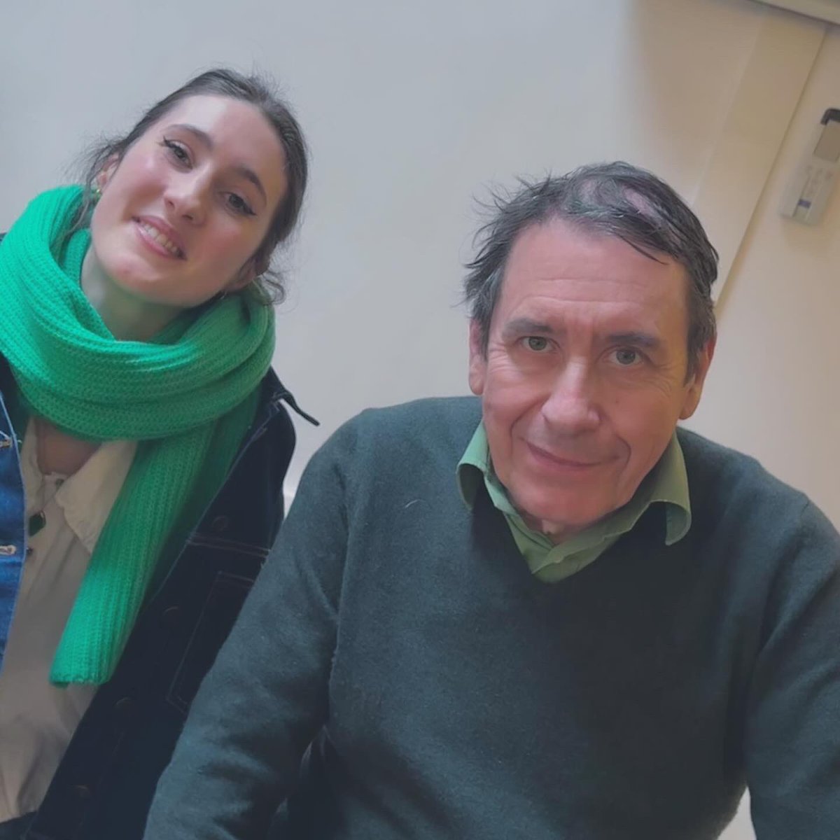 MegEllaMusic's tweet photo. HONOURED to announce that I was invited by Jools Holland to be a guest on his new @BBCRadio3 show “Earlier…with Jools Holland”. 

Unbelievable way to celebrate The Familiar being out in the world for a whole week 🤍 chills. 

Show starts at midday tomorrow. https://t.co/m35GSarhQM