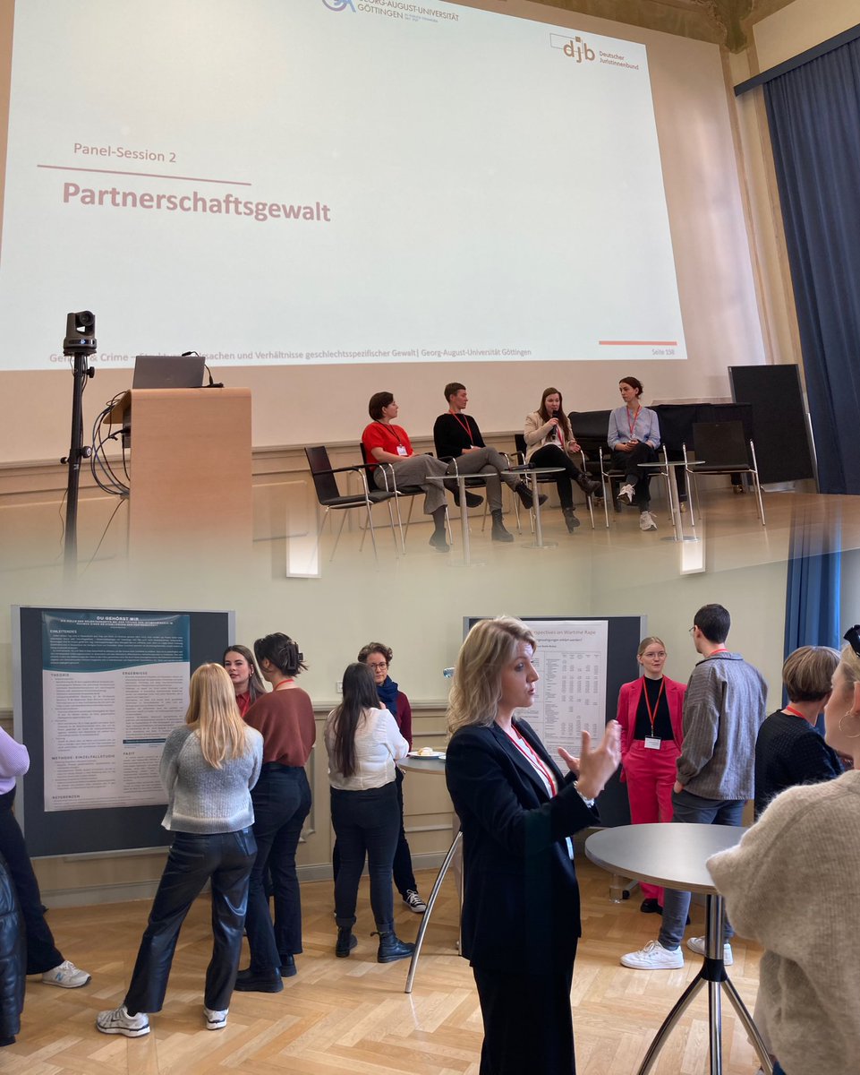 Am Vormittag des zweiten #genderandcrime - Tages wurden in einer Panel- und einer Postersession insbesondere Projekte und Ergebnisse zum Thema Partnerschaftsgewalt präsentiert. Vielen Dank für den anregenden, aber auch alarmierenden Input!