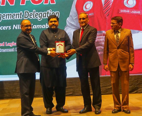 PRC_official's tweet photo. Honoring Excellence! Chairman PRCS Sardar Shahid Ahmed Laghari, presented shields to the SMC delegation from the 35th Senior Management Course of NIM, Islamabad, during their visit to PRCS National Headquarters.

#PRCS #NIM #SMC35 #Appreciation #HumanitarianEfforts https://t.co/6CRKak5sJG