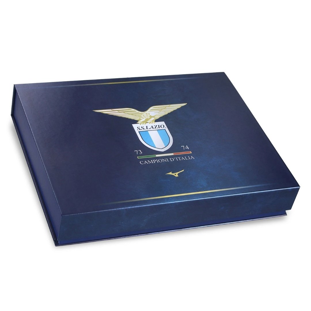 A 50th anniversary shirt for @OfficialSSLazio celebrating their first Scudetto win 🩵 A one off crest and stunning presentation box - now available!
