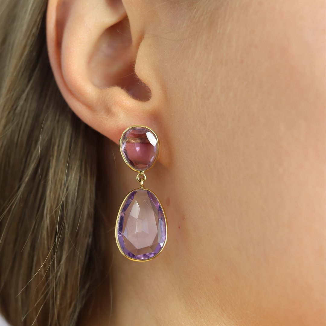 Dreaming of our Viola amethyst drop earrings... #heidikjeldsenltd #finejewellery #shopoakham #shopmillstreetoakham
