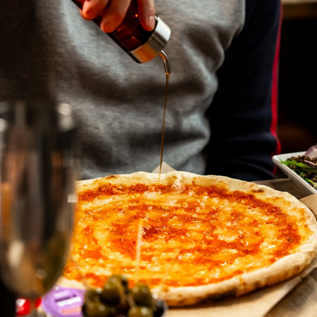 They say that there are only five languages of love. But every day a sixth appears at The Pizza Room, which is placed in the pizza 🍕

#ThePizzaRoom #ItalianPizza #HomemadePizza #PizzaLondon #Hackney #MileEnd #Poplar #SurreyQuays #NewCross #ItalianPizzeria #pizzauk