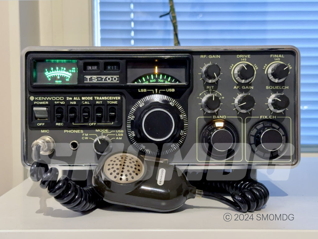 This Kenwood TS-700 that I recently bought for 65 EUR at a local ham meeting was designed in 1974. Amidst my love for SDR and other high-tech devices, I am fascinated by the mechanical quality and precision of this 50-year-old design. It’s a joy to use! #hamradio #boatanchors