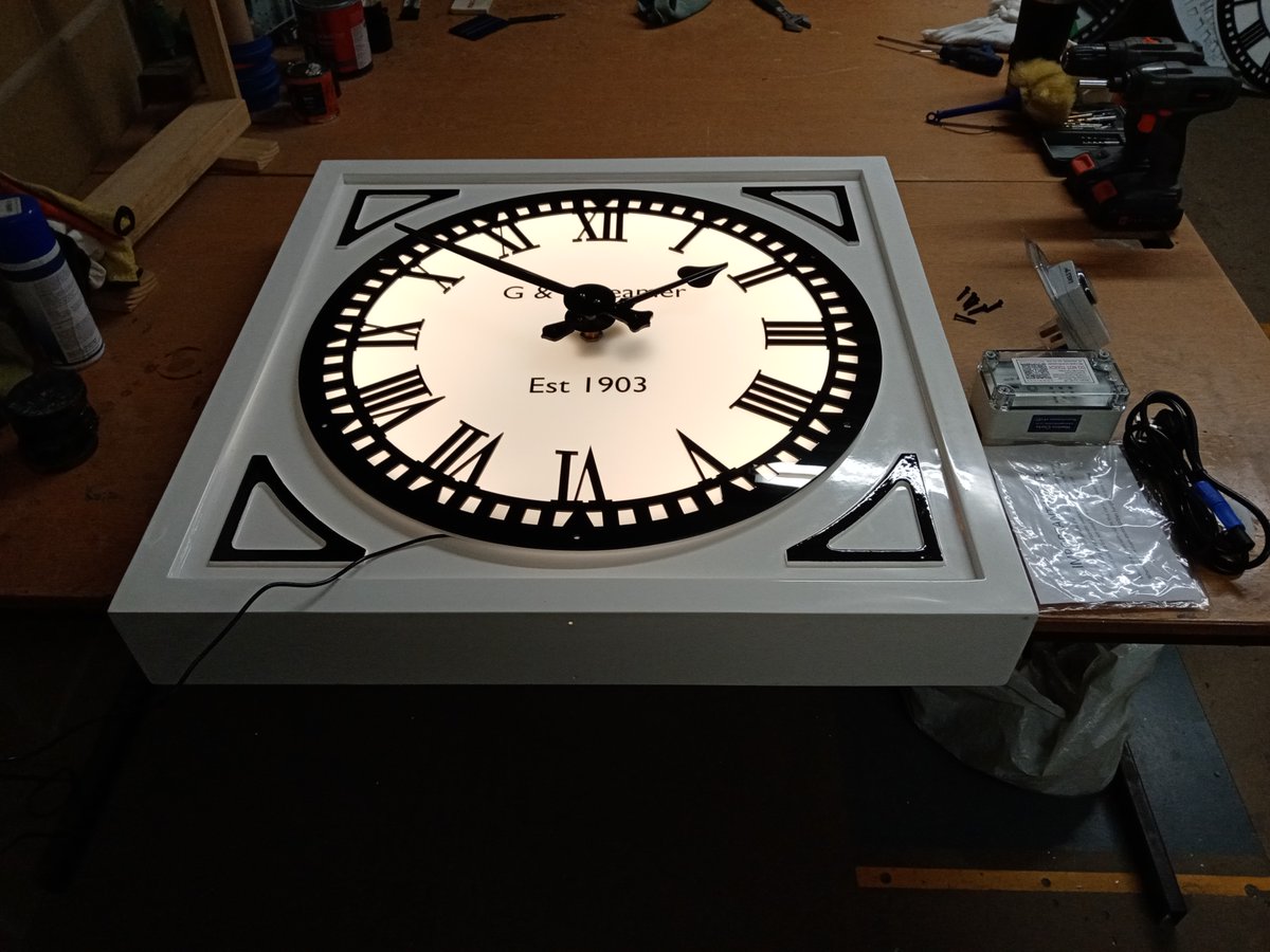 The clock is now finished! This Skeleton dial is a replacement for the funeral homes existing clock, in a new and improved style, complete with sign writing and LED'S!

hawkinsclocks.co.uk/skeleton-clocks

#exteriorclocks #LED #bespoke #signwriting #mainspoweredclocks #skeleton #clockdial