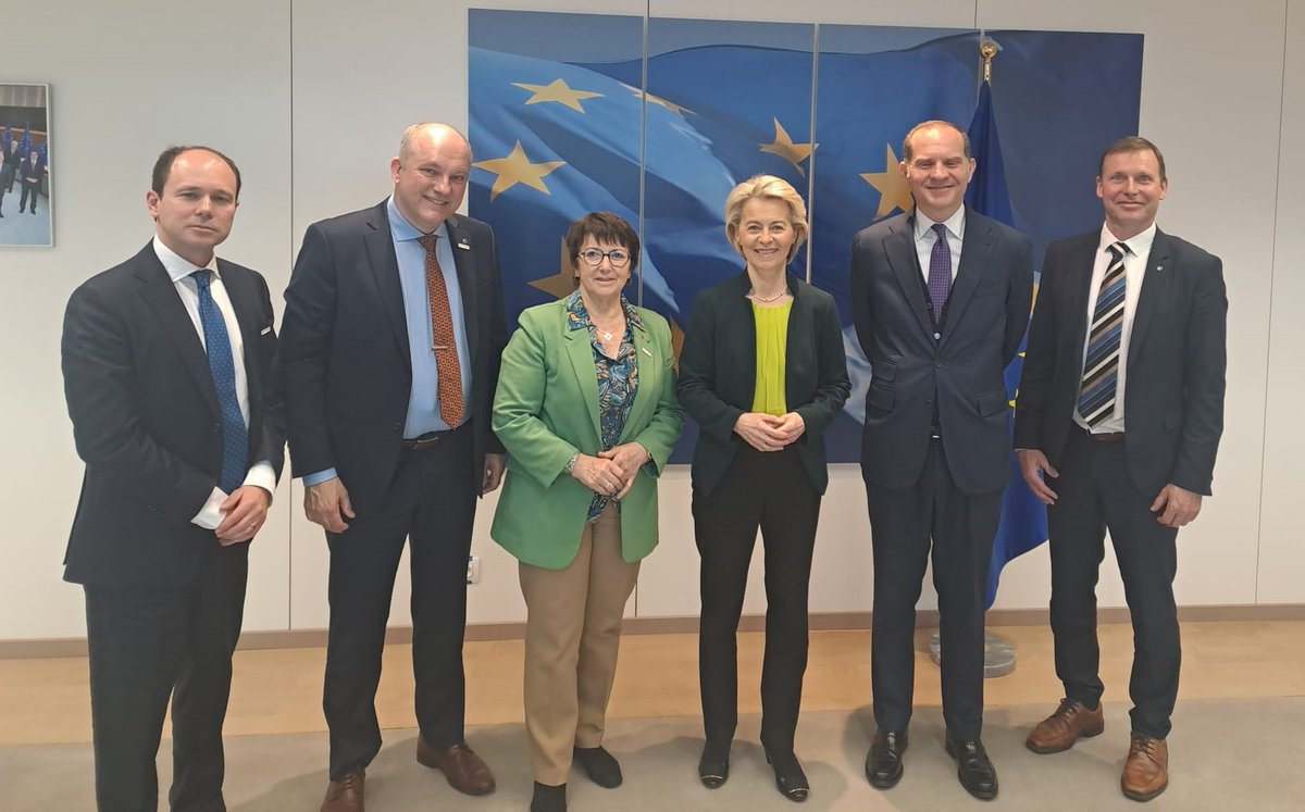 This morning the Presidents and Vice-Presidents of @COPACOGECA met with @EU_Commission President @vonderleyen to: 🔎 take stock of the situation as the 2019-2024 mandate draws to a close 🧭 discuss the strategic repositioning of agriculture at the centre of EU policies based on…