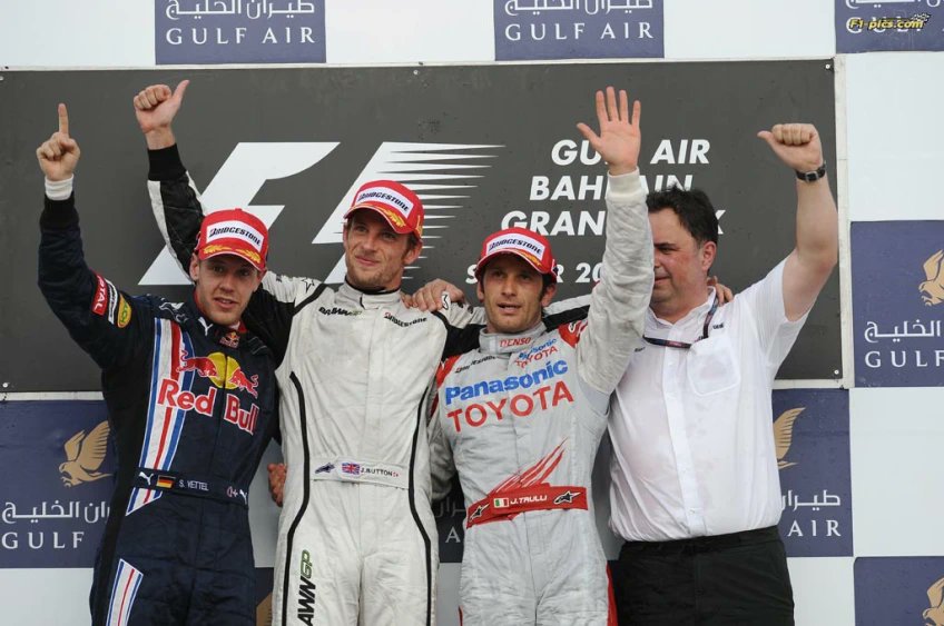 #OnThisDay 🇬🇧 Jenson Button won 2009 Bahrain Grand Prix. It was his fourth victory, third in Brawn GP. Second was Sebastian Vettel and on the third place finished the pole sitter Jarno Trulli. 

#F1 #BahrainGP #F1PL #ViaF1