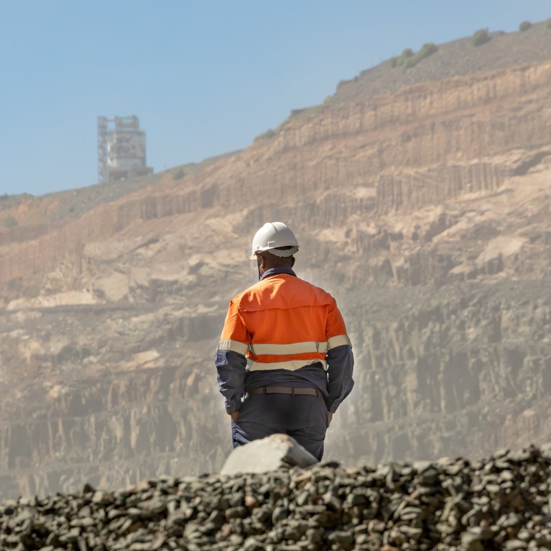 mineriayvida's tweet photo. 👷♀️ Este domingo celebramos el Día Mundial de la Seguridad y la Salud en el Trabajo y desde la #FMYV queremos destacar el trabajo de una amplia lista de empresas mineras que se esfuerzan cada día para garantizar un entorno laboral seguro en el sector.
#Seguridad #Minería https://t.co/QLv0KUixmK