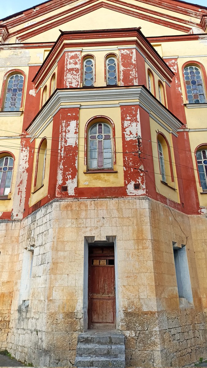 ShadeCramer's tweet photo. Новоафонский монастырь. Основан в 1875 году. Так же приурочен имени святого Симона Кананита. 
Это целый комплекс из нескольких церквей. https://t.co/oUUqi2IMga