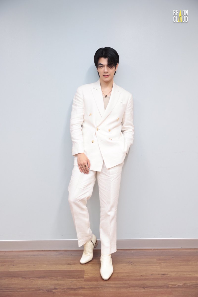 ลุคของ มาย ร่วมงาน Guerlain Unveiling The Launch of Abeille Royale ✨🐝 

#MilexGuerlainTH
#GuerlainxMile #Guerlainthailand #AbeilleRoyale #Meteorites