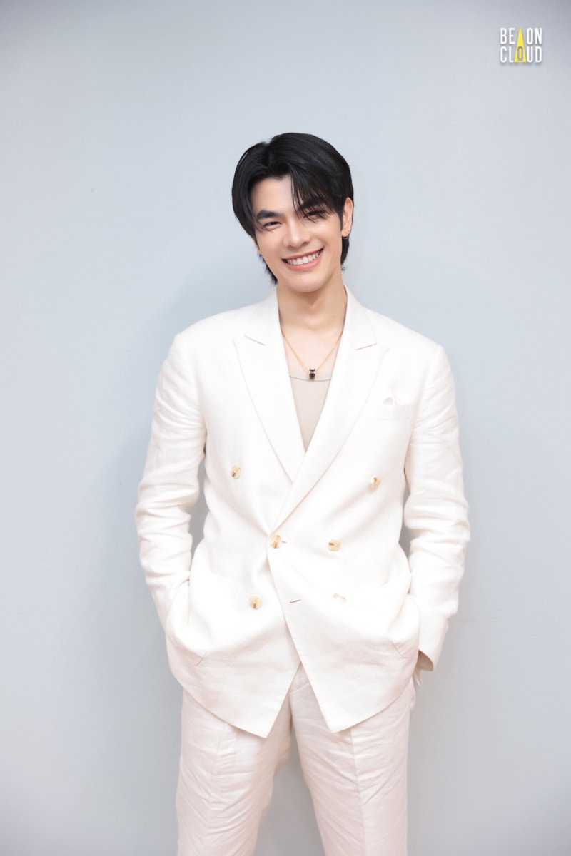 beoncloud_th's tweet photo. ลุคของ มาย ร่วมงาน Guerlain Unveiling The Launch of Abeille Royale ✨🐝 

#MilexGuerlainTH
#GuerlainxMile #Guerlainthailand #AbeilleRoyale #Meteorites https://t.co/kC3VRUcK4j