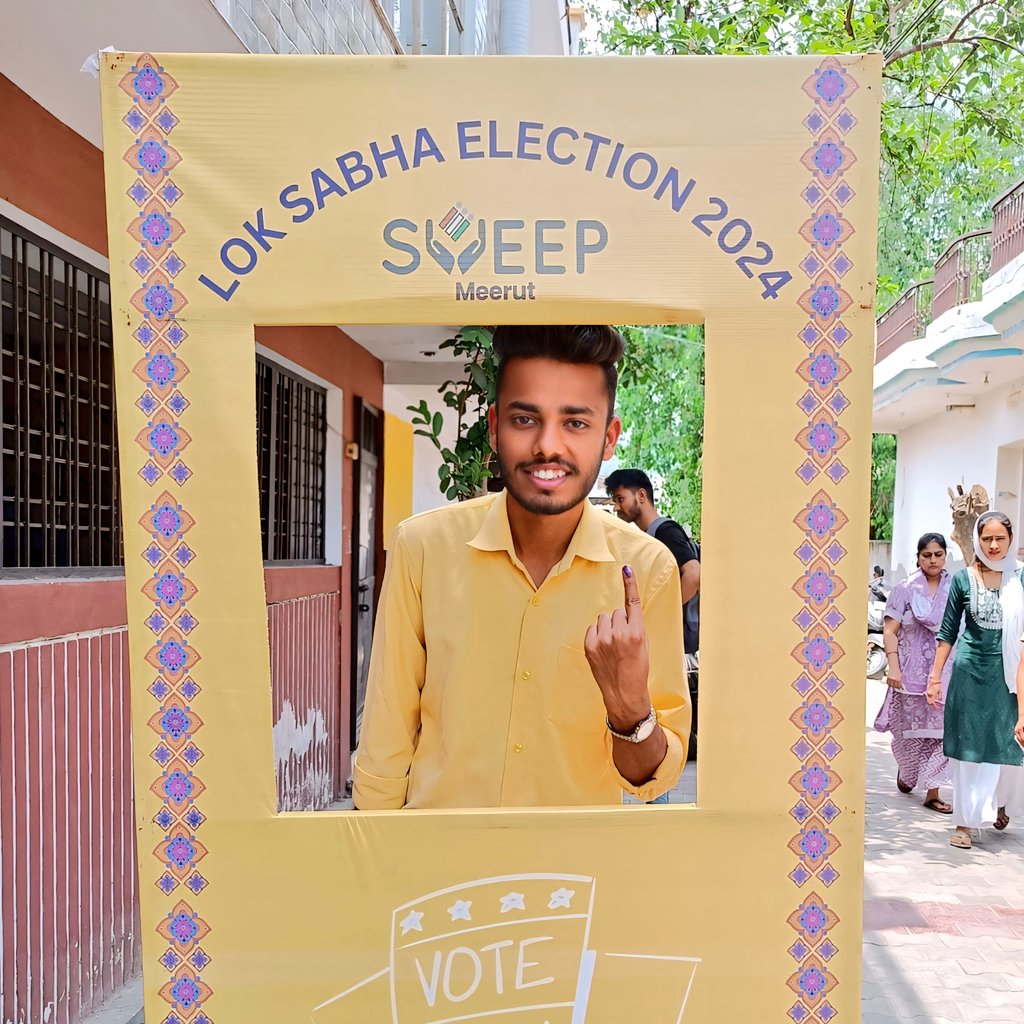 @MeerutSveep आइकन व‌ हमारे क्लब संस्थापक सावन कन्नौजिया ने आज अपने मताधिकार का प्रयोग किया और मतदाताओं से 'मतदान अवश्य करने की अपील भी की'। #VotingDay #IVote4Sure #MyVoteMyDuty @cdomeerut @DmMeerut @ECISVEEP @ceoup #Meerut #SVEEPMeerut