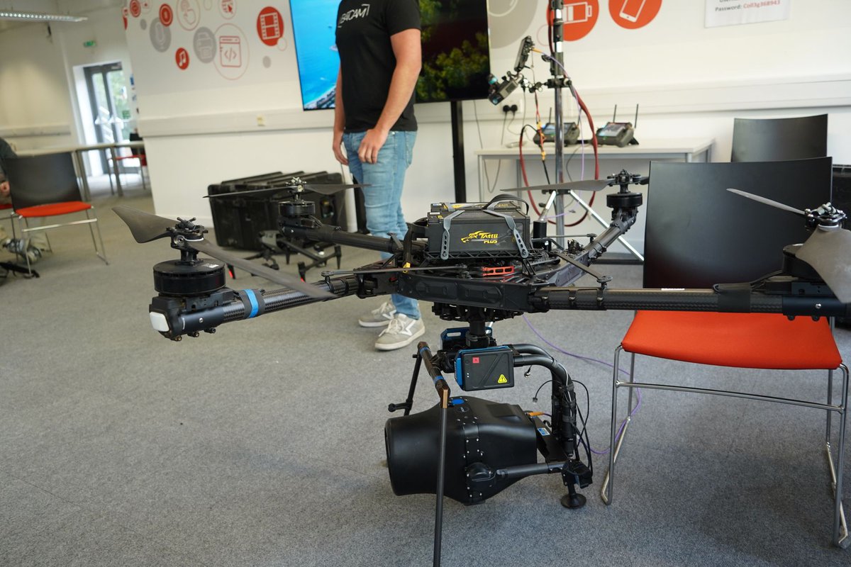 Our IT, Gaming and Media students had a fantastic session in the iHub with Batcam, who make specialist cameras for TV and film 📽 Thank you so much for visiting the students and giving them insights into such an exciting industry!