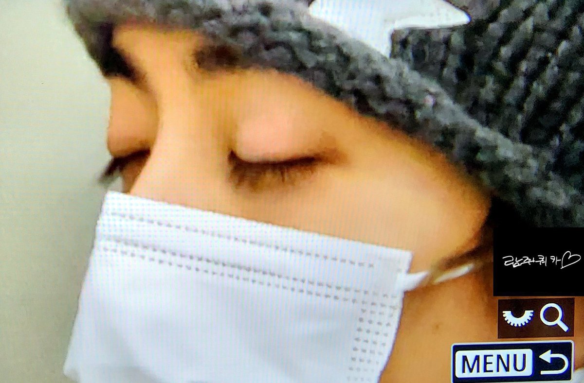 햄스터 속눈썹은 의외로 길다.