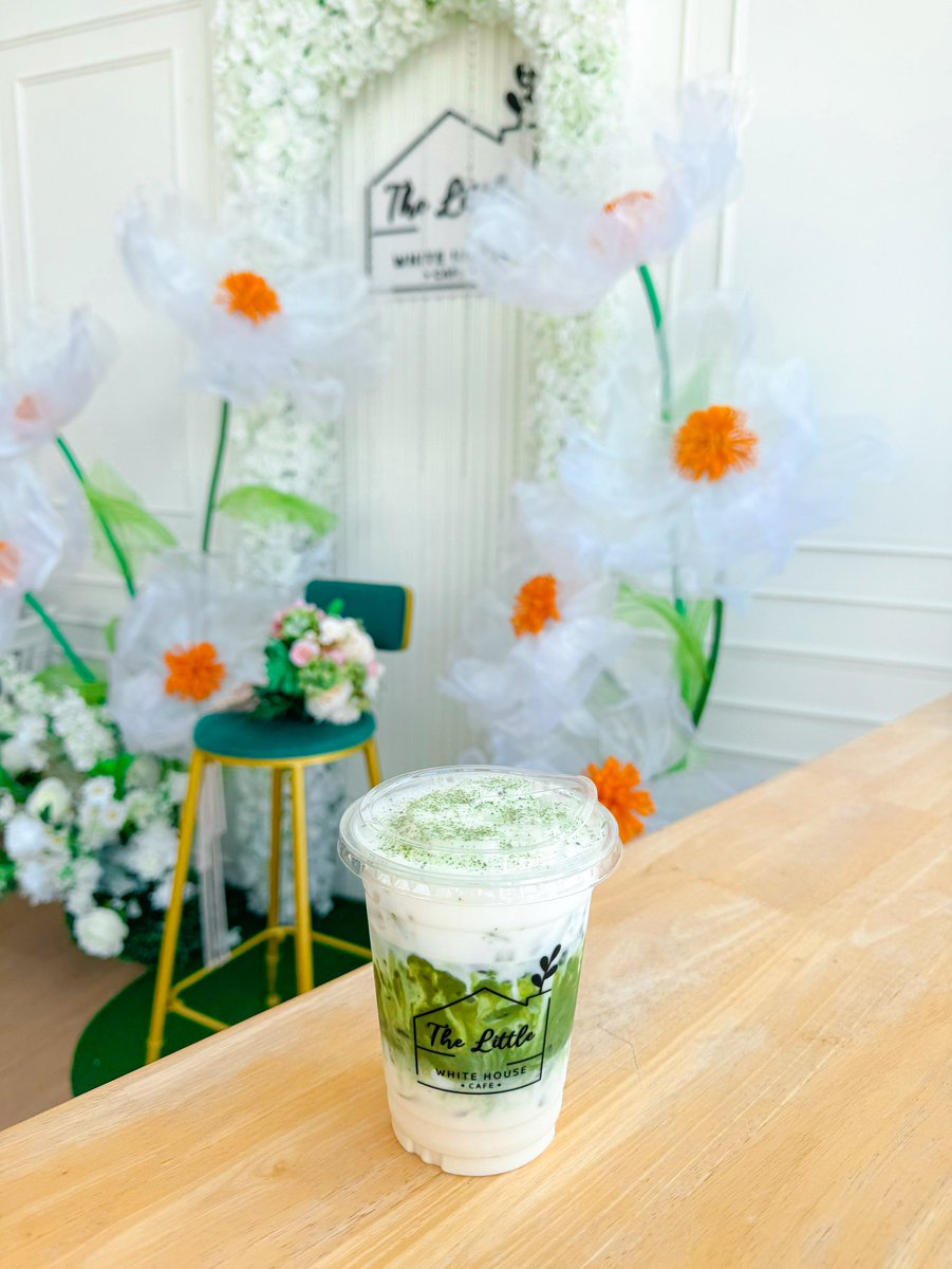 TLTWhiteHouse's tweet photo. Matcha makes everything better, even Friday.☕️
#thelittlewhitehousecafe
Open Tue - Sunday 10.30 AM - 8.00 PM
#cafe #카페 #coffee #ร้านกาแฟ #คาเฟ่กรุงเทพ #petfriendly #petfriendlycafe #คาเฟ่ #cafeinbkk #cafehopper #cafehopping #คาเฟ่พัฒนาการ #คาเฟ่ประเวศ #cafethailand https://t.co/AE0OH6V1wz
