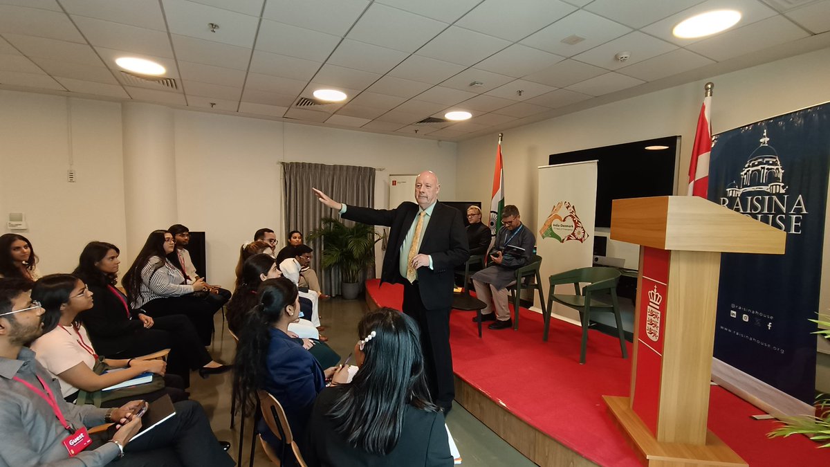RaisinaHouse's tweet photo. @RaisinaHouse hosted by @DenmarkinIndia hosted this interactive conversation between students &amp; Danish Diplomats in #India.

The highlight was the role reversal with the student panel addressing various queries by the diplomats on their outlook of this bilateral partnership. https://t.co/yhU0Q9zJbP
