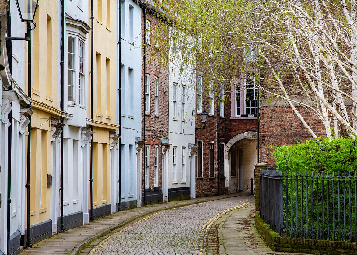 Prince Street, Old Town, Hull @ThePhotoHour @HarmonyMindBody @peac4love @hullisthis @VisitHull #PrinceStreet #OldTown #Hull