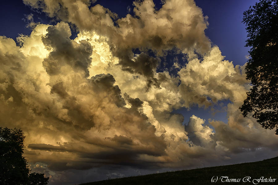 'Sky Drama'
The Eastern sky at sunset...
#Almostheaven #WestVirginia #Highlands #StormHour #ThePhotoHour