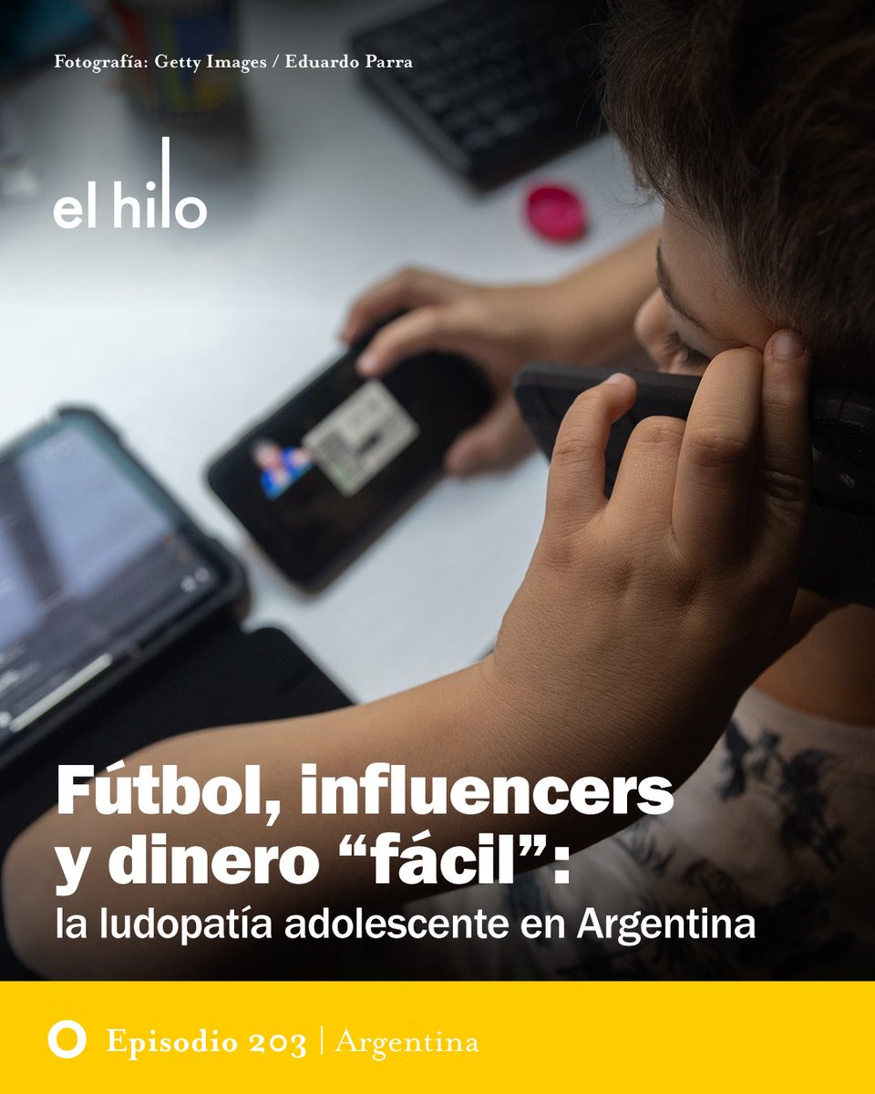 Las apuestas en línea se consolidan como un negocio millonario. En 🇦🇷, los juegos de azar virtuales atrapan al público adolescente con campañas agresivas. ¿Cómo impacta la ludopatía en un país que enfrenta una crisis económica perpetua? 🎧 elhilo.audio/podcast/apuest…