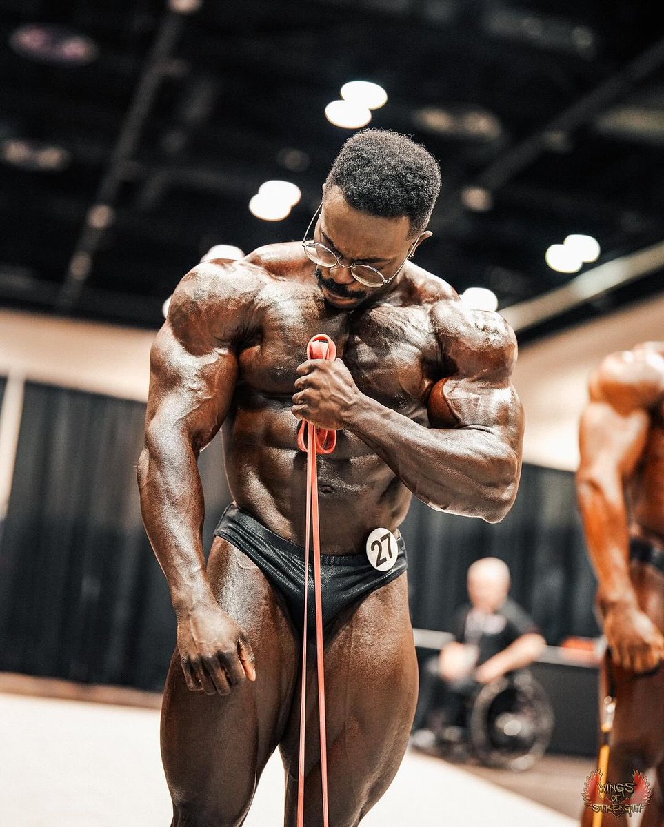 2023 Mr.Olympia Classic Physique Backstage.
 #mrolympia #classicphysique #wingsofstrength