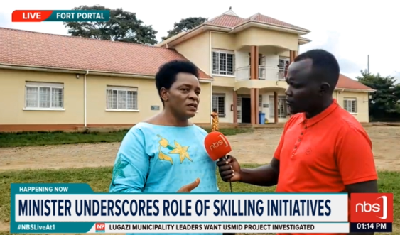 The State Minister for Gender, Labour, and Social Development, Peace Mutuuzo, has underscored the relevance of skilling efforts in addressing rising cases of unemployment in the Tooro subregion. 

@NabimanyaJuliu

#NBSLiveAt1 #NBSUpdates