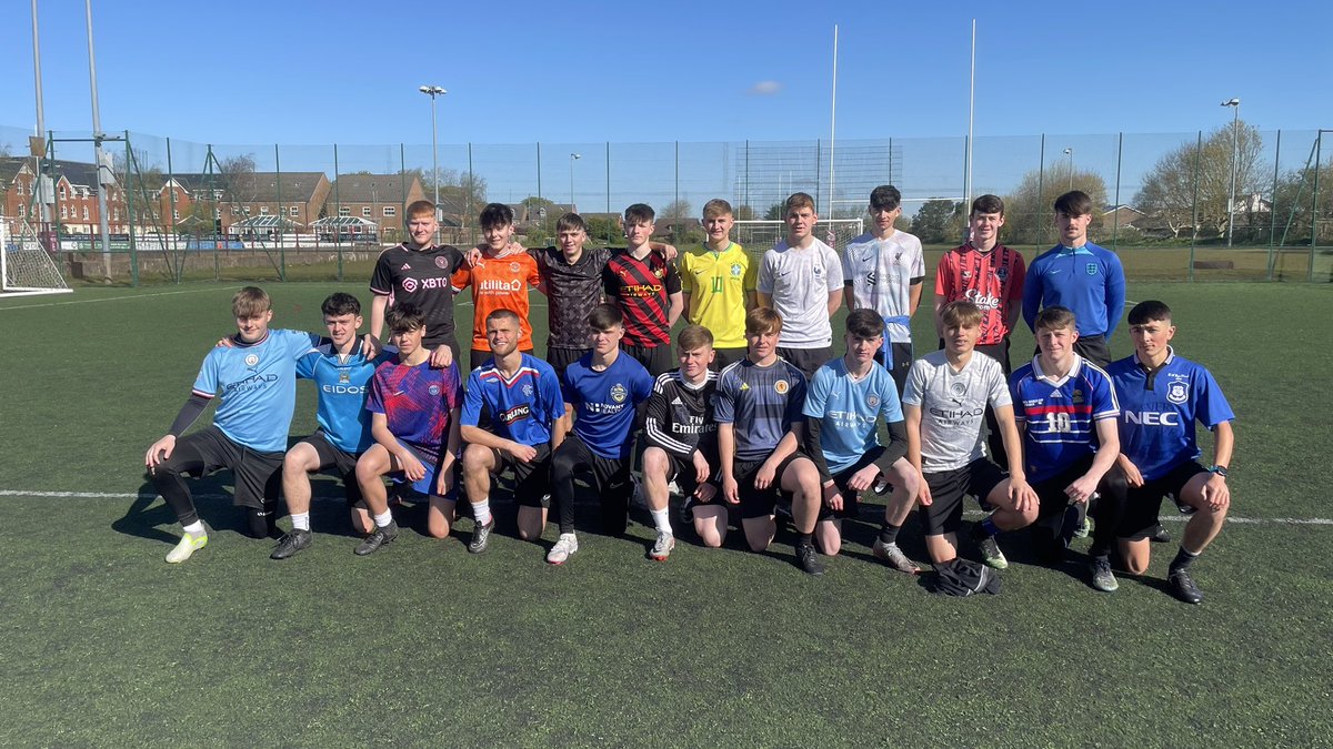 Good turn out for the great man @PDALancashire & pleased that we can contribute to the fund 💫 #FootballShirtFriday @BobbyMooreFund @jamie_milligan8