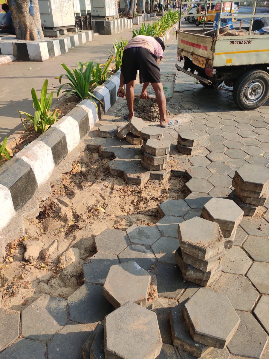 Paver blocks are receiving regular maintenance and repairs. #BhubaneswarFirst