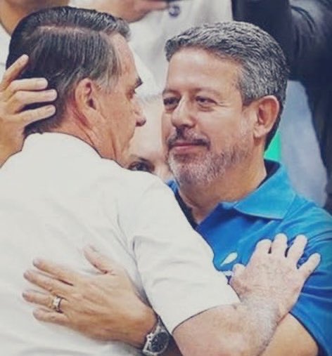 SamiDog15's tweet image. Lira não gostou de ser chamado de EXCREMENTISSIMO pelo Felipe Neto. 
Cadê a galera que concorda com Felipe Neto pra me dar bom dia?