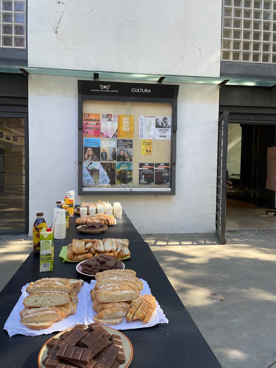 Aquest matí hem sigut a la cloenda de parelles lingüístiques de #laBisbaldEmpordà. Enguany hi han participat 115 alumnes de les escoles Cor de Maria, Mas Clarà i L'Empordanet.