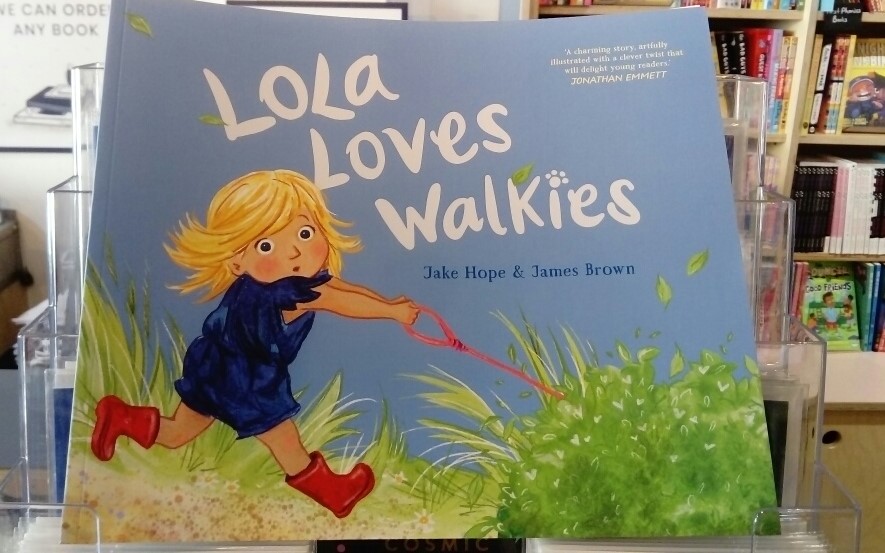 Look at what arrived for me yesterday, courtesy of @littlebookshops! The delightful tale of one of the best dogs and her favorite thing to do. Thank you @Jake_Hope @jb_illustrates @publishinguclan for #LolaLovesWalkies