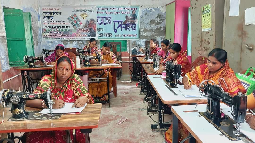 #PanchayatWomen To empower women, #MoPR and #PRIs are consistently initiating efforts to offer women essential training and resources, enabling their growth, development, and leadership. Glimpse of Skill Development Center- Tailoring Unit