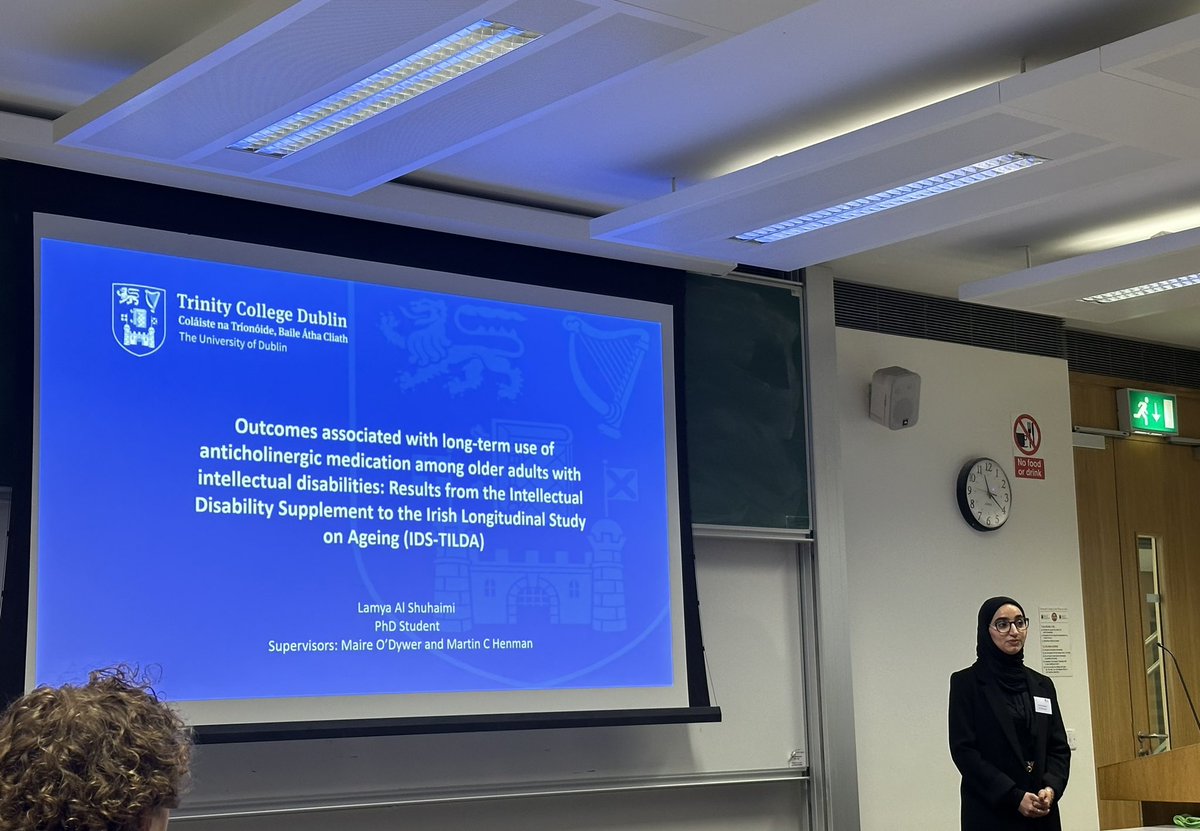 Lamya Al Shuhaimi presenting her extensive investigation of longitudinal anticholinergic exposure using data from IDS-TILDA. @TCDPharmacy @ageingwithID @IdsTilda @ODMair1 @MccarrmMary @HSRPPConference #HSRPP2024