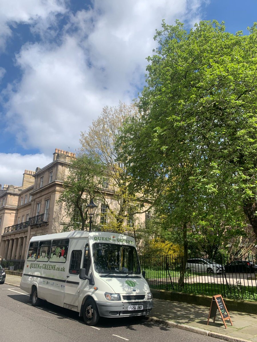 It's been a busy week on the @QueenGreensBus, visiting our new stops and continuing to bring affordable fresh fruit and veg to communities across the city. 🍊🍅 You can watch our new animation here, which explains all about the service we provide 👉youtube.com/watch?v=IlJLA7…