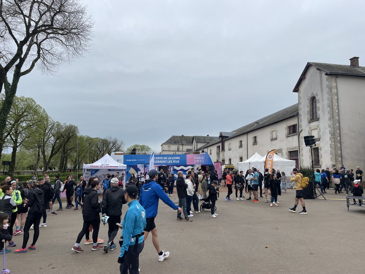 CRdSPDL's tweet photo. Club 2024 itinérant "Les Pays de la Loire célèbrent les Jeux" l La tournée du bus de la Conférence Régionale du Sport des Pays de la Loire continue sur le territoire ! ✔ 
De nombreuses dates sont à venir jusqu'à septembre !
@Prefet44 @acnantes @SPORTPDL @paysdelaloire @Paris2024 https://t.co/21Mf5OoBmD