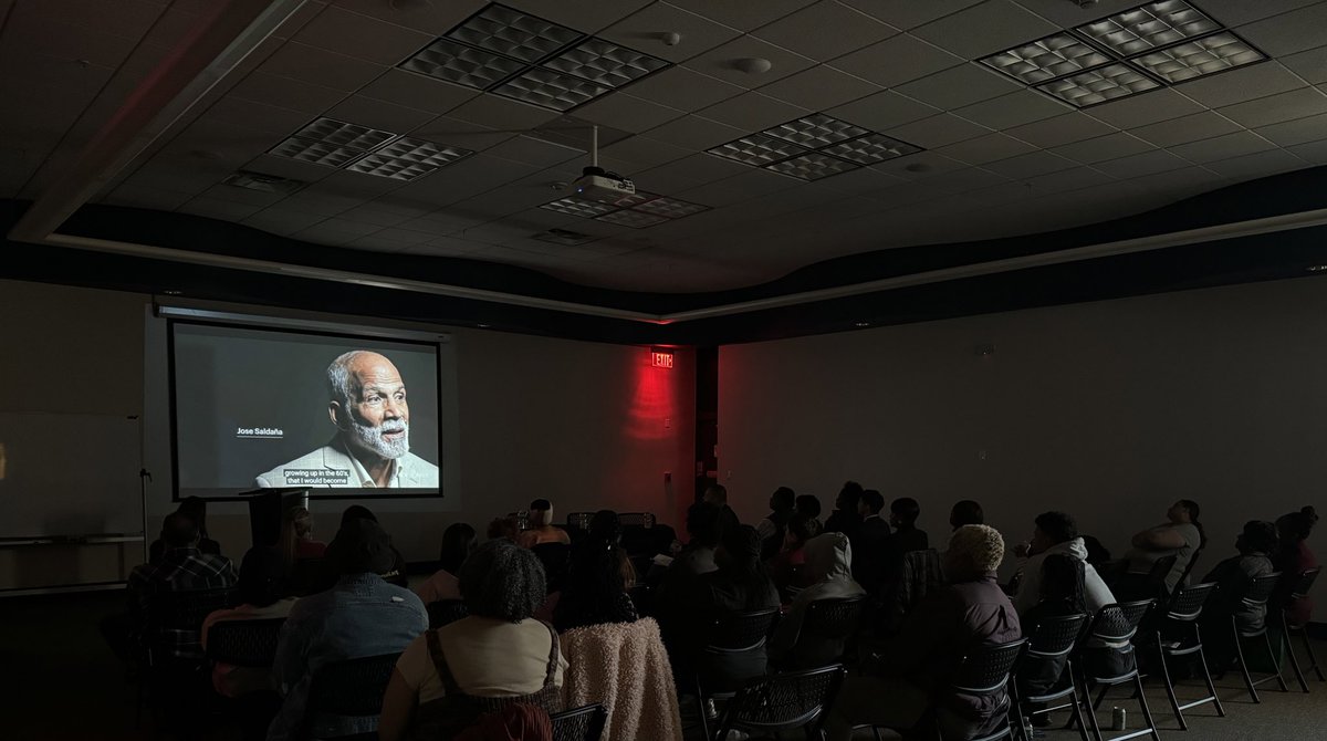 Last night we held a film screening + panel discussion in Central Islip on Long Island, in partnership w/ Suffolk County Legal Aid Society. Many signed postcards to @NYSSenatorMRM urging passage of Elder Parole and Fair & Timely Parole. Together, we will win #ParoleJusticeNY