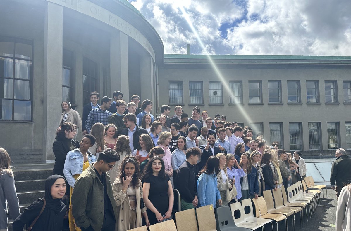 There are certain times of the year I love. This is one of them. ⁦⁦@tcddublin⁩ medical class of 2024 take a bow…..