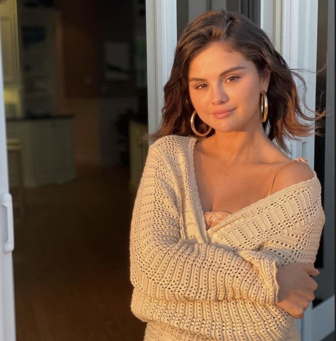 True story @selenagomez invented golden hour ☀️