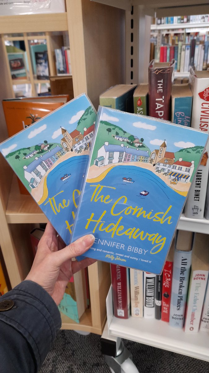 Not one, but 2 well read copies if The Cornish Hideaway in <a href="/LutonLibraries/">Luton Libraries</a> this lunchtime 😊 thank you if you've borrowed it!