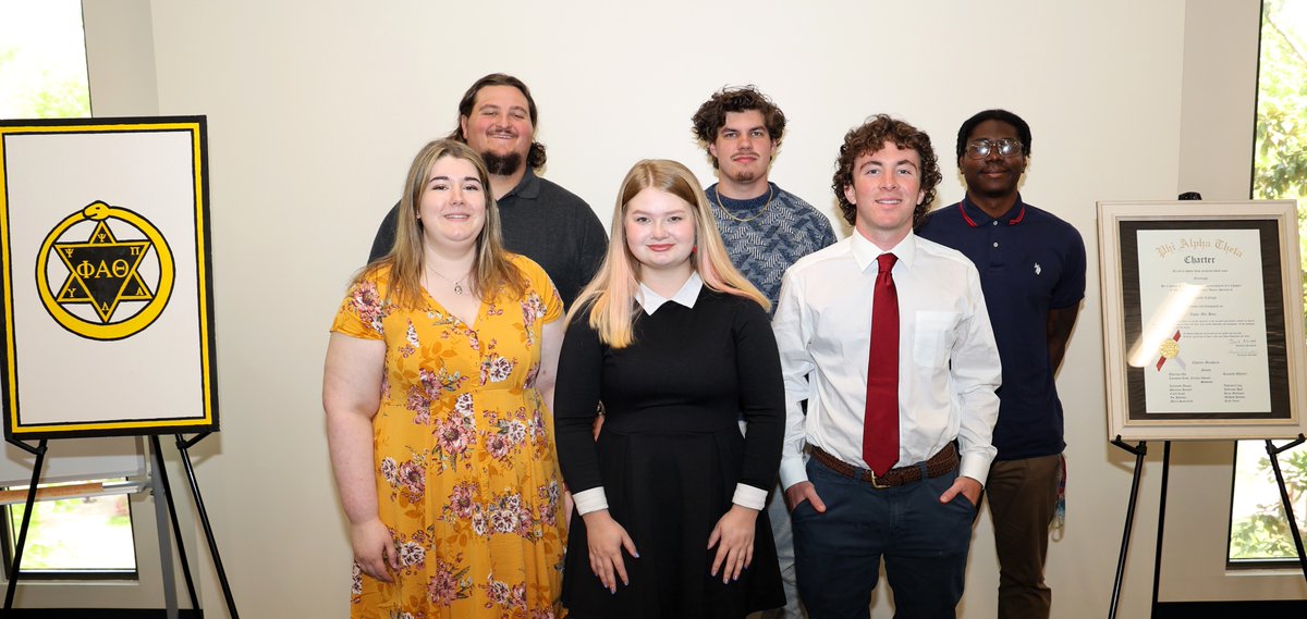 Congratulations to the newest inductees of the Phi Alpha Theta National History Honor Society: Makala Young, Billy Waters, Audrey Dodge, Cameron Cagle, Stefan Duckett, and Kerion Williams! #ReinhardtProud