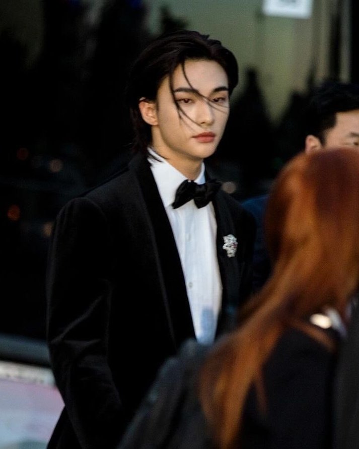 this is giving actor hyunjin in the best possible way who's with me...

HYUNJIN AT CARTIER EXHIBITION 
#HYUNJINxCARTIER
#Hyunjin 
@Stray_Kids