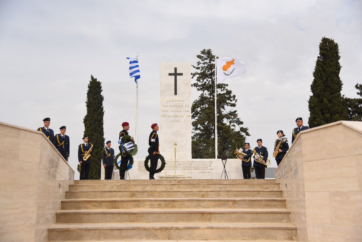 Στο πλαίσιο των εκδηλώσεων του 39ου Μαραθωνίου Αγάπης Αγνοουμένων που διοργανώνεται από την Παγκύπρια Οργάνωση Συγγενών Αδήλωτων Αιχμαλώτων και Αγνοουμένων, ο Υπουργός Άμυνας @PalmasVasilis παρέστη σε τρισάγιο και δέηση για ανεύρεση των αγνοουμένων μας, που πραγματοποιήθηκε στον…