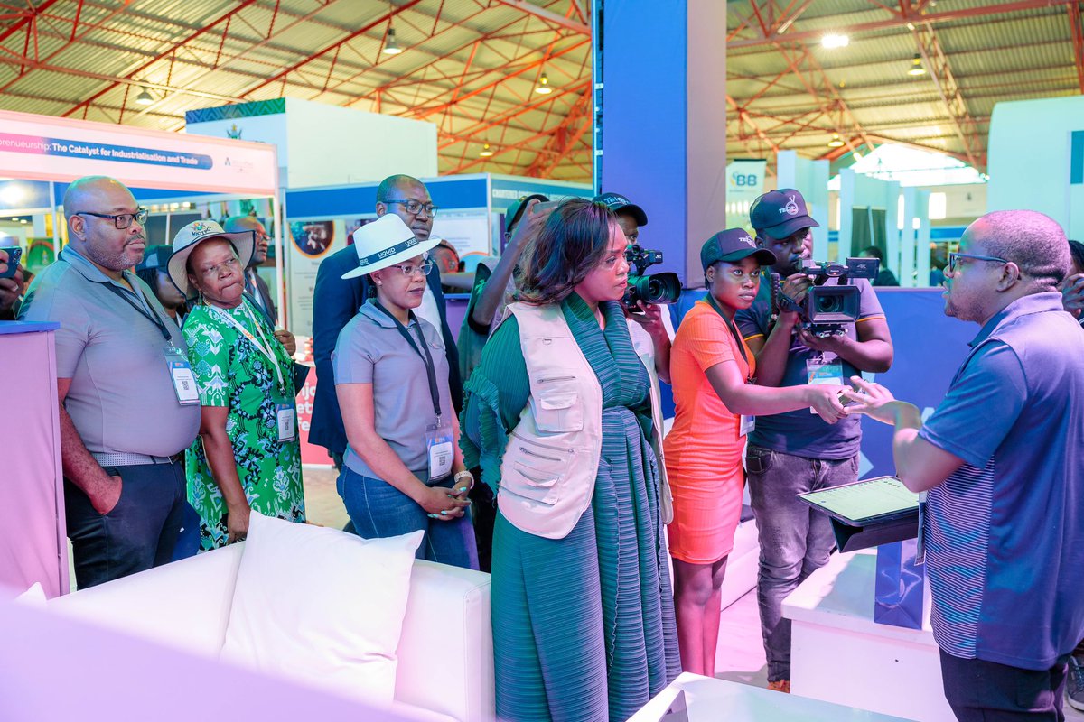 #ZITF2024 DAY 3 highlights in pictures with Honourable Minister of Information Communication Technology & Courier Services, Dr. Tatenda Mavetera Visit our Liquid stand at ZITF in HALL 4. #WeAreLiquid