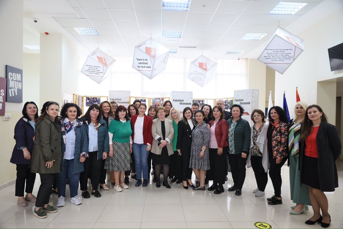 📍Shkodër 🧑‍🏫 📚💡Me mësueset e arsimit fillor, të cilët po trajnohen nga pedagogët e Universitetit 'Luigj Gurakuqi', në kuadër të Programit Kombëtar të Zhvillimit Profesional të Mësuesve.
✅Mbi 2700 mësues janë trajnuar deri tani nga stafet akademike të 7 universiteteve publike.