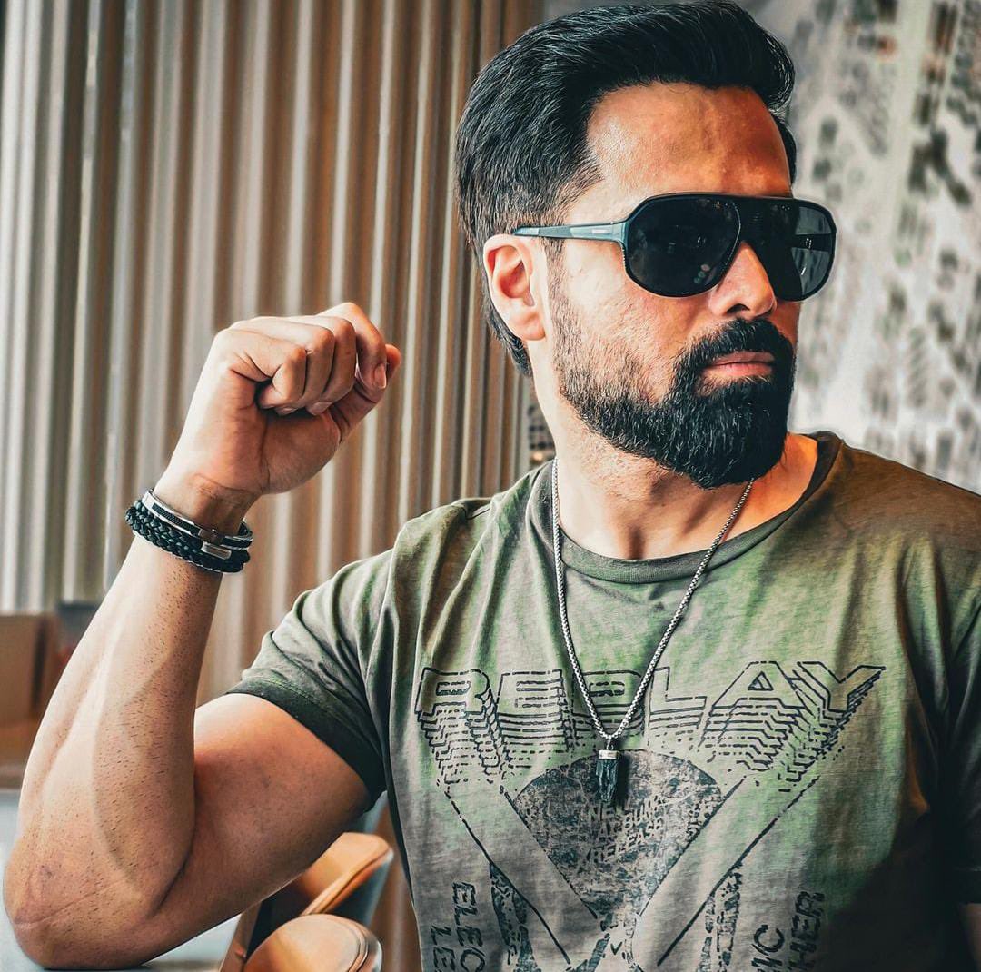 New picture 🔥

#thererealemraan #emraanhashmi #emraanhashmiji #emraanhashmits #foryoupage #foruou #kingofbollywood #viral #imraanhashmits #imraanhashmi #emmylover #bollywoodactor #actorslife #bigfanofactoremraanhashmi @emraanhashmi