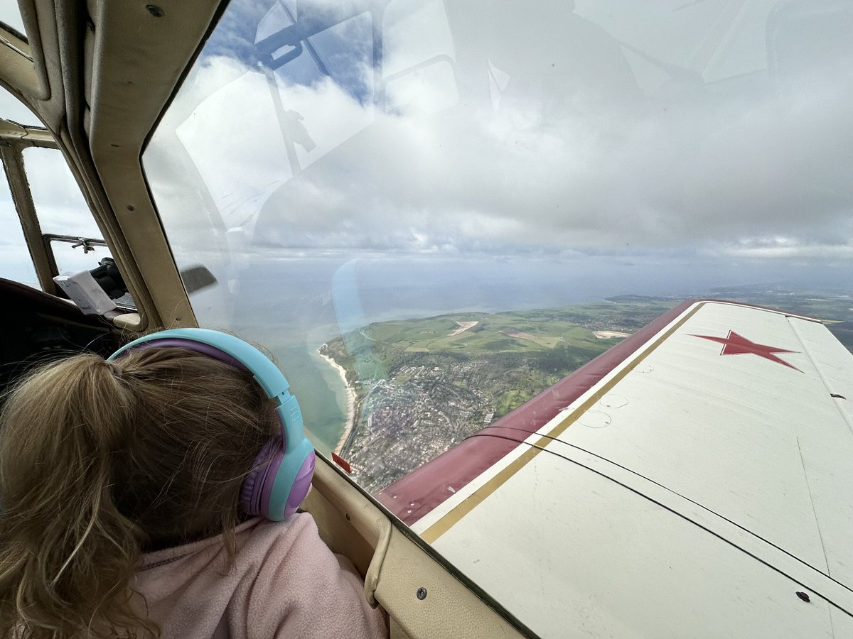 It’s #WorldPilotsDay and #wingfriday all in one. So here’s a big shout out to all of those aviators and aviatrix, especially those of you daring to dream big and shooting for the stars. You’ve got this 💪🏻✈️