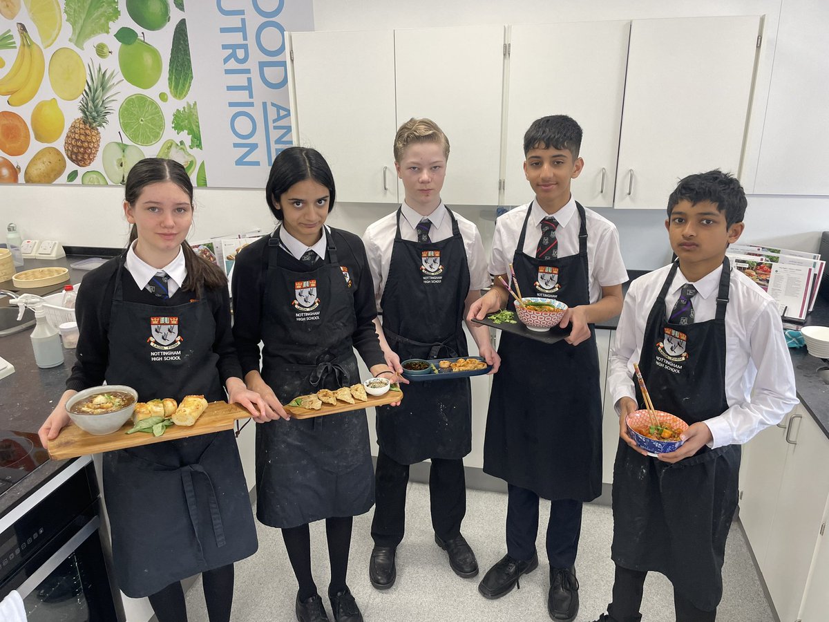 Everyone needs a masterclass with Tom  in how to make perfect Bao Buns! Well done Tom and all our amazing  @Year9_NHS students @NottsHigh for some pretty impressive multicultural starters of their choice🍱🥟🍲🥘
